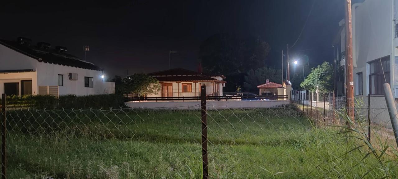 Enalio Beach House Nea Kallikrateia Exteriér fotografie
