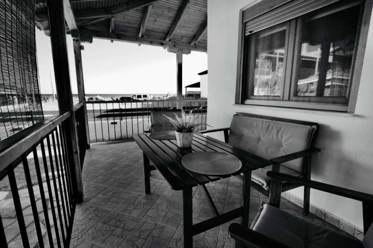 Enalio Beach House Nea Kallikrateia Exteriér fotografie